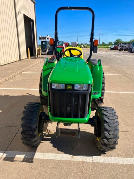 John Deere 3032E – 2015