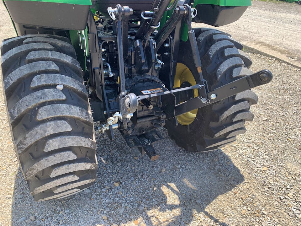 John Deere 2032R – 2022