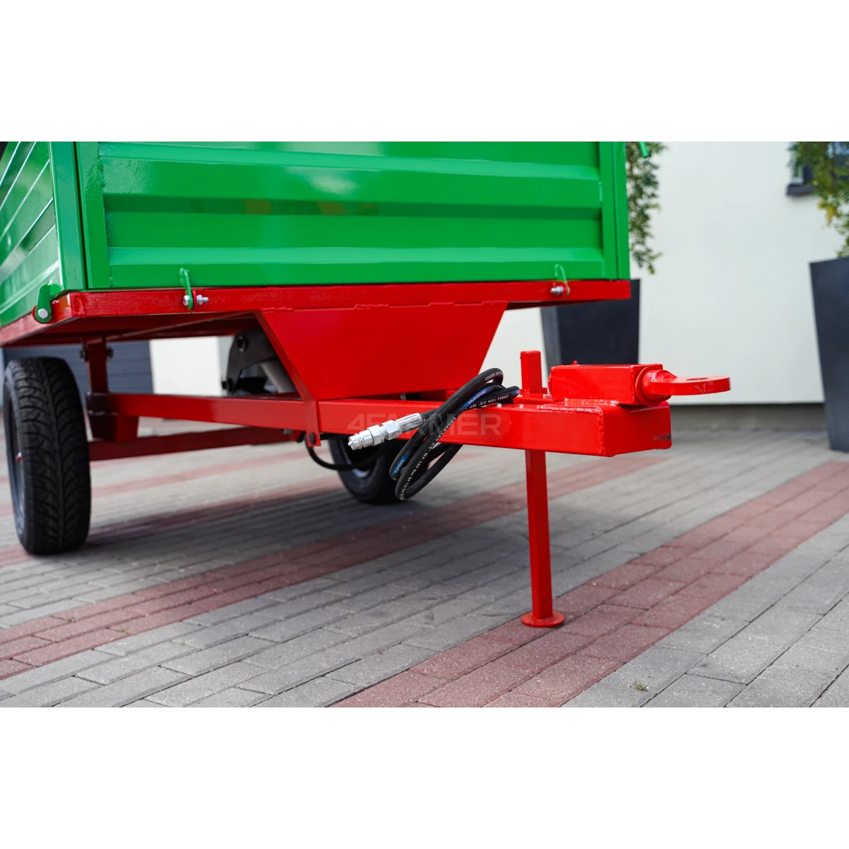 Rimorchio agricolo monocarrello 1T con ribaltabile