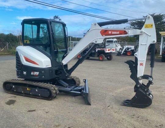 Bobcat Série R2 E35 – 2023